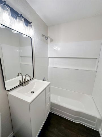 2302 NW 38th Place, Lawton, OK 73505