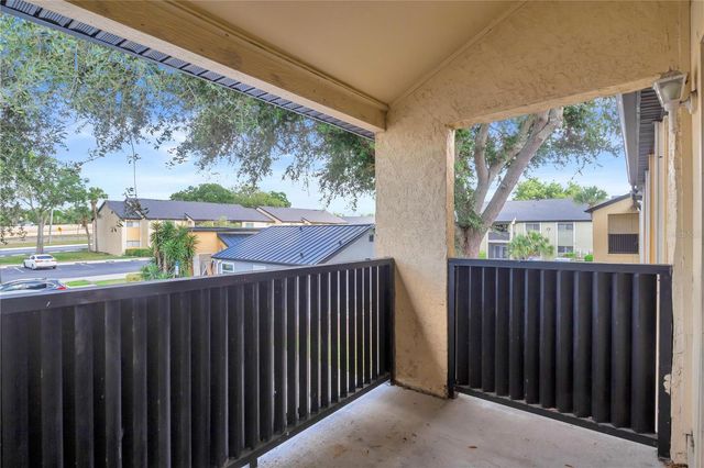 916 LAKE DESTINY ROAD E, Altamonte Springs, FL 32714