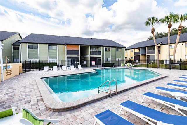916 LAKE DESTINY ROAD E, Altamonte Springs, FL 32714