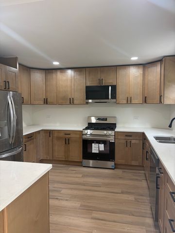 6846 Sussex Road, Tinley Park, IL 60477
