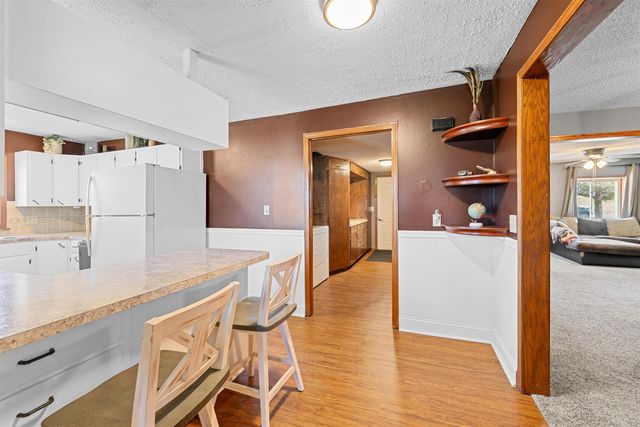 1808 S Lightville Rd, Salina, KS 67401