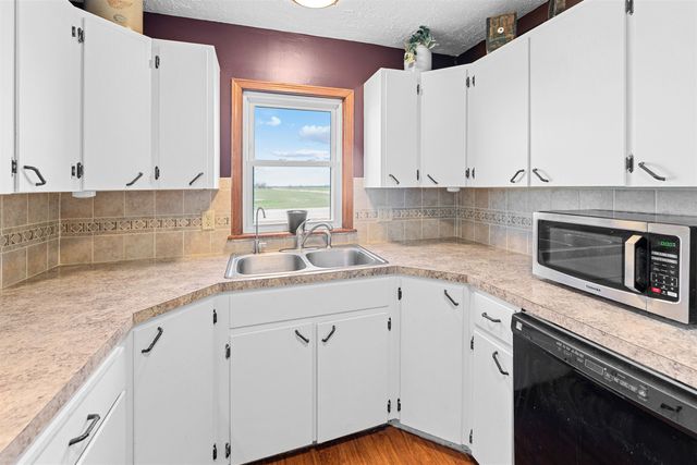 1808 S Lightville Rd, Salina, KS 67401