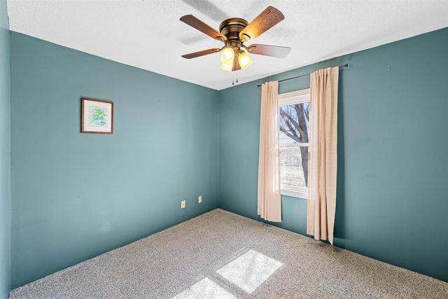 1808 S Lightville Rd, Salina, KS 67401