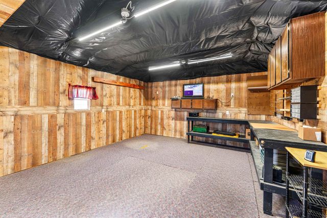 1808 S Lightville Rd, Salina, KS 67401