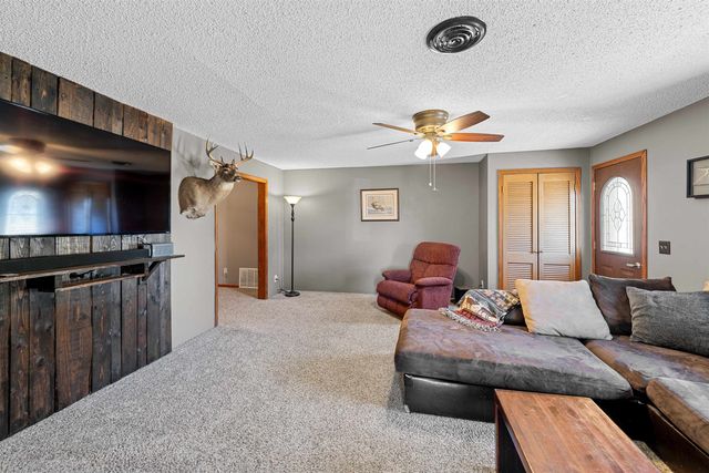 1808 S Lightville Rd, Salina, KS 67401