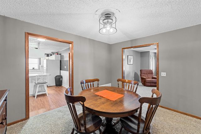 1808 S Lightville Rd, Salina, KS 67401