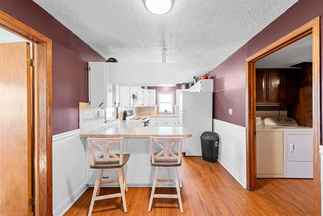 1808 S Lightville Rd, Salina, KS 67401