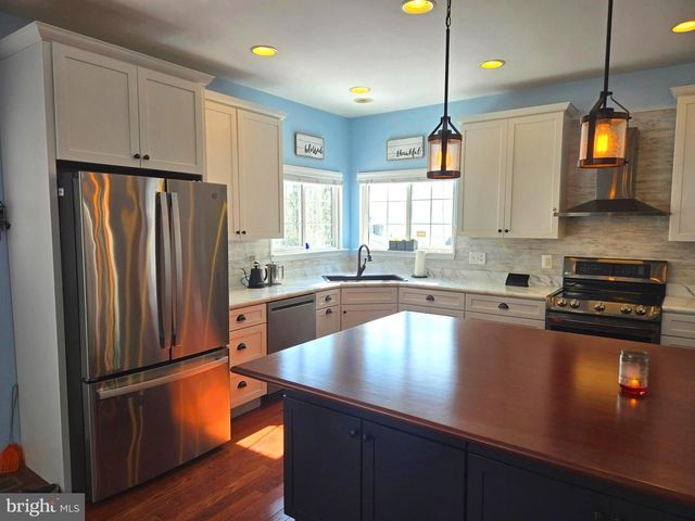 203 BULLSKIN ST, Charles Town, WV 25414