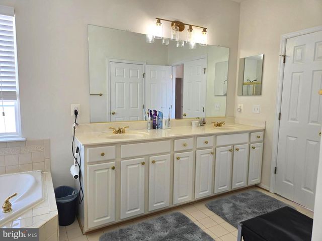 203 BULLSKIN ST, Charles Town, WV 25414