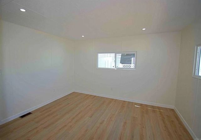 8301 Mission Gorge 263, Santee, CA 92071