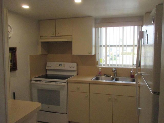 2951 Ashley Drive W, West Palm Beach, FL 33415