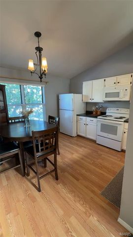 905 Sugar Lake Court 6, St Peters, MO 63376