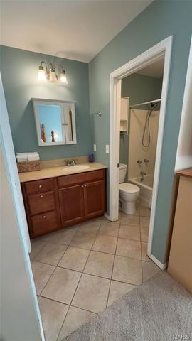 905 Sugar Lake Court 6, St Peters, MO 63376