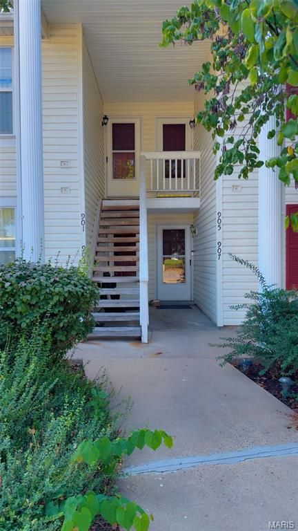 905 Sugar Lake Court 6, St Peters, MO 63376