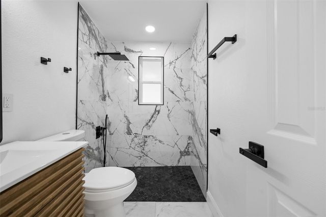 6908 11TH AVENUE E, Palmetto, FL 34221