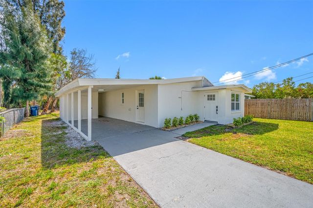 6908 11TH AVENUE E, Palmetto, FL 34221