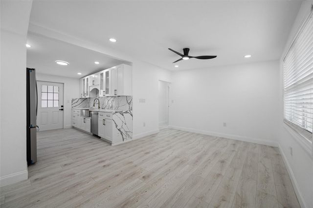 6908 11TH AVENUE E, Palmetto, FL 34221