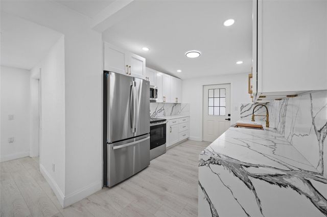 6908 11TH AVENUE E, Palmetto, FL 34221