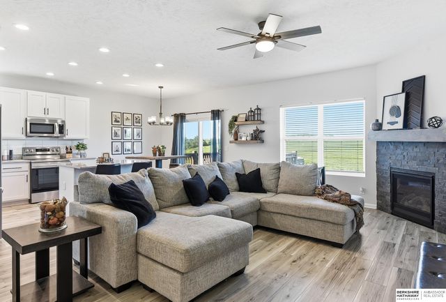 11408 S 173 Avenue, Gretna, NE 68028