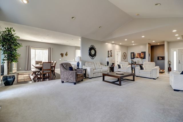 1117 Melody Hills Drive, Fulton, IL 61252