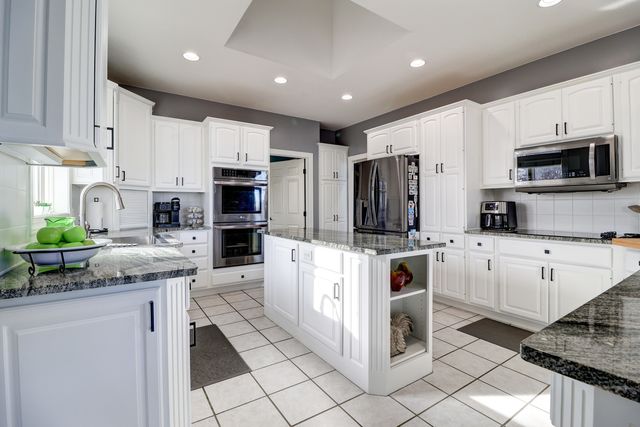 1117 Melody Hills Drive, Fulton, IL 61252