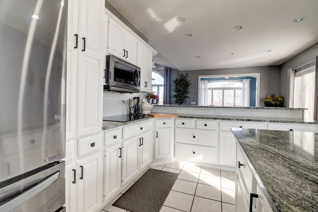 1117 Melody Hills Drive, Fulton, IL 61252