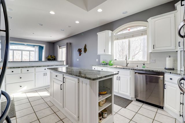 1117 Melody Hills Drive, Fulton, IL 61252