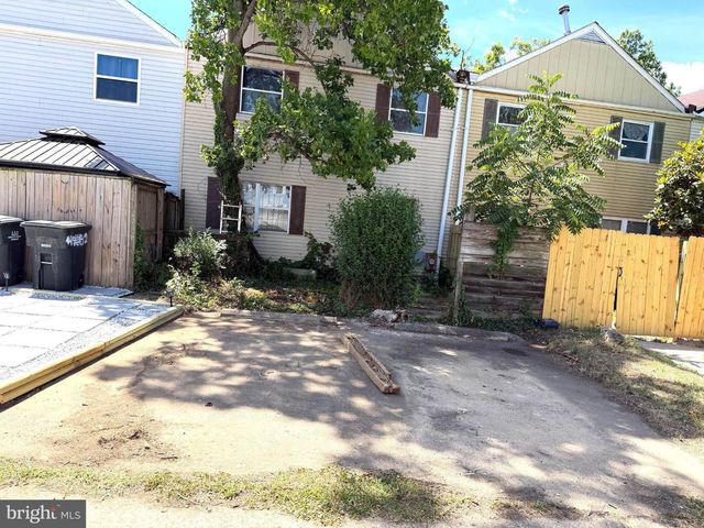224 SE SAVANNAH ST SE, Washington, DC 20032