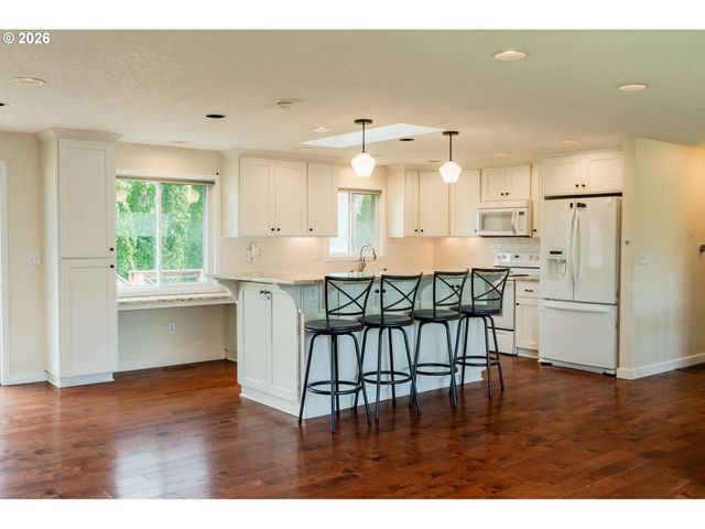 5484 Se ROETHE Rd, Milwaukie, OR 97267