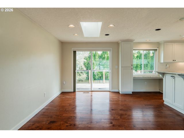 5484 Se ROETHE Rd, Milwaukie, OR 97267