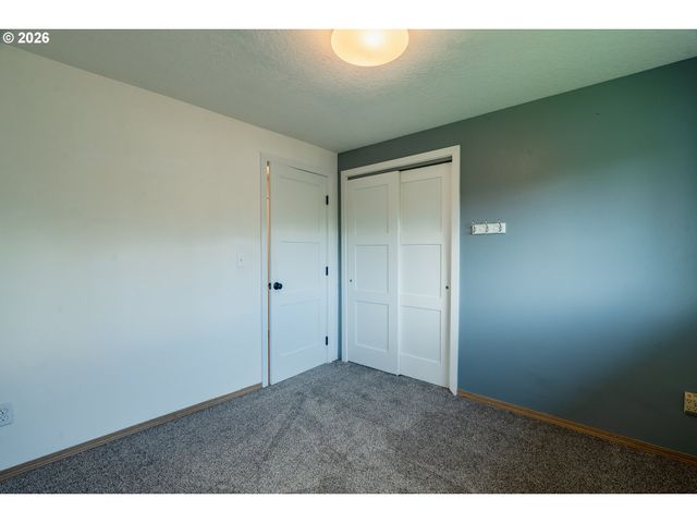 5484 Se ROETHE Rd, Milwaukie, OR 97267