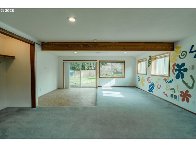 5484 Se ROETHE Rd, Milwaukie, OR 97267