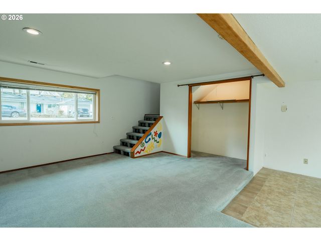 5484 Se ROETHE Rd, Milwaukie, OR 97267