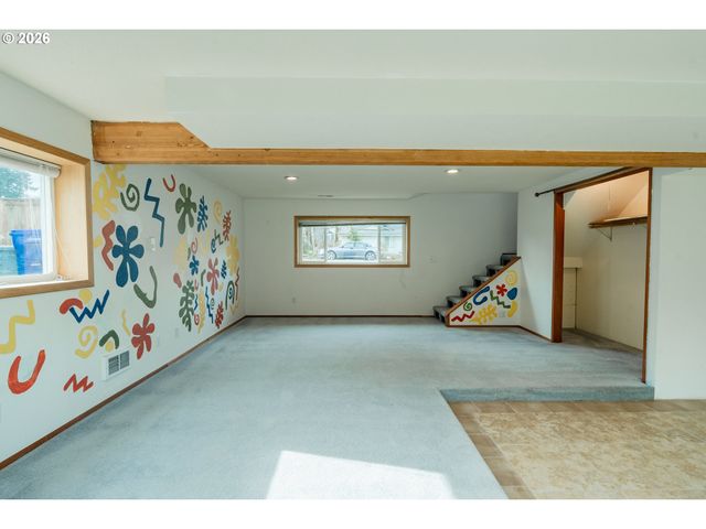 5484 Se ROETHE Rd, Milwaukie, OR 97267