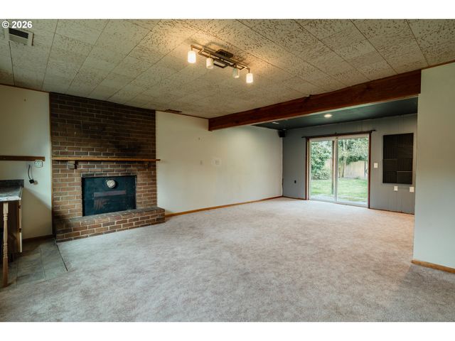 5484 Se ROETHE Rd, Milwaukie, OR 97267