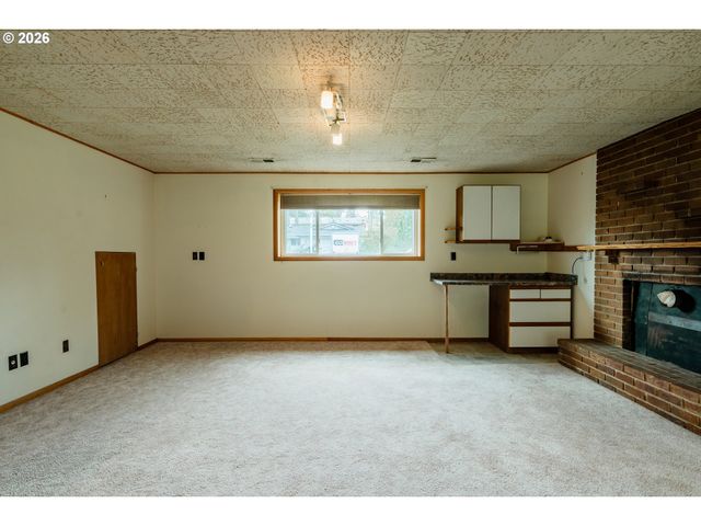 5484 Se ROETHE Rd, Milwaukie, OR 97267