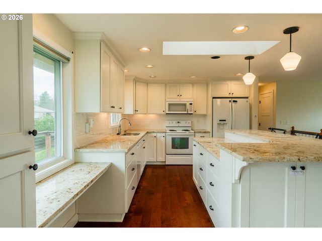 5484 Se ROETHE Rd, Milwaukie, OR 97267