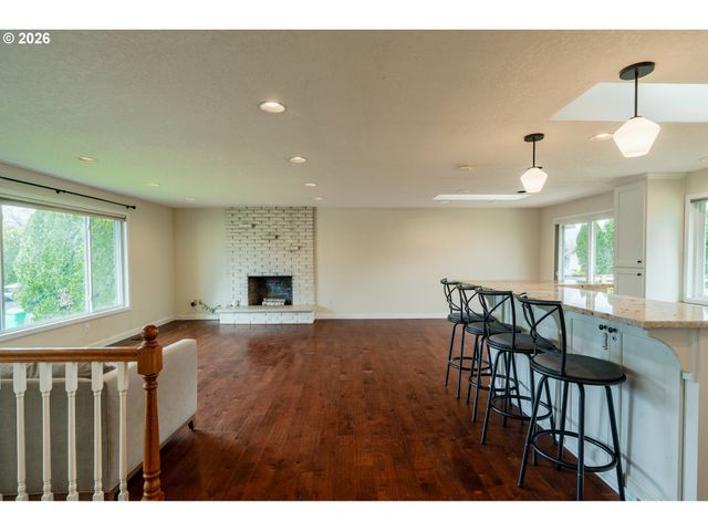 5484 Se ROETHE Rd, Milwaukie, OR 97267