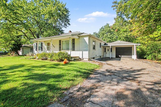 207 N Elms Road, Flushing, MI 48433