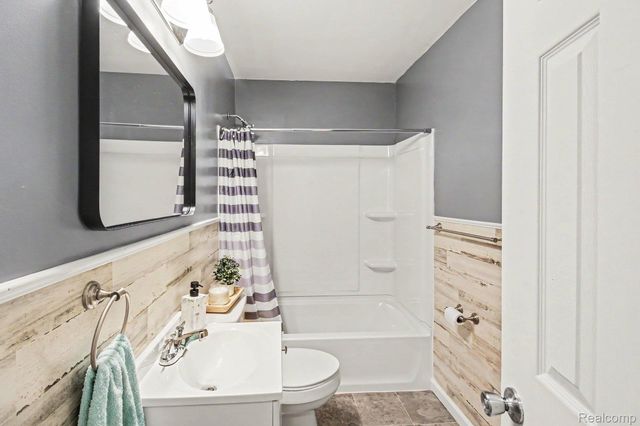 207 N Elms Road, Flushing, MI 48433