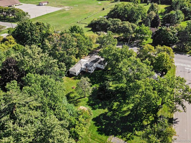 207 N Elms Road, Flushing, MI 48433