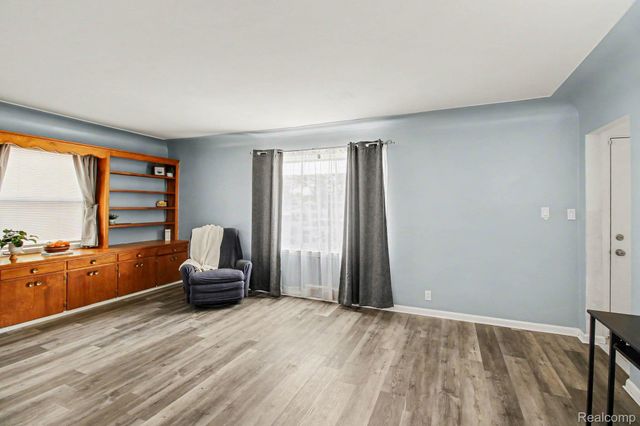 207 N Elms Road, Flushing, MI 48433