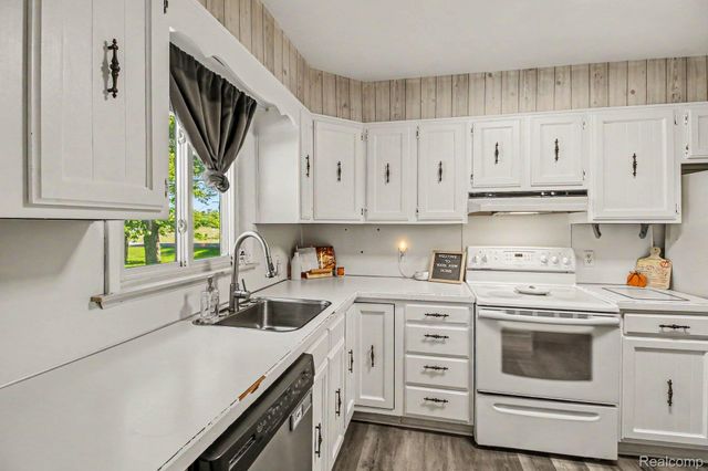 207 N Elms Road, Flushing, MI 48433