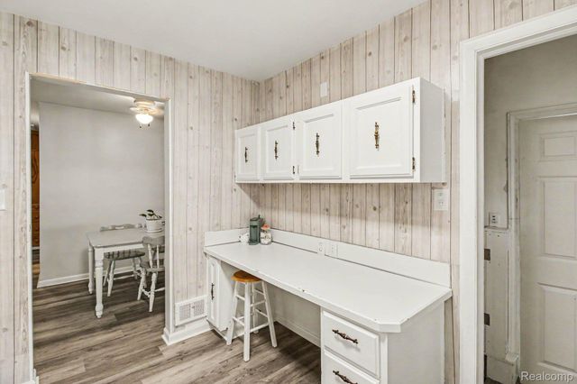 207 N Elms Road, Flushing, MI 48433