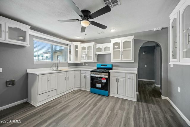 2601 N 51st Street, Phoenix, AZ 85008