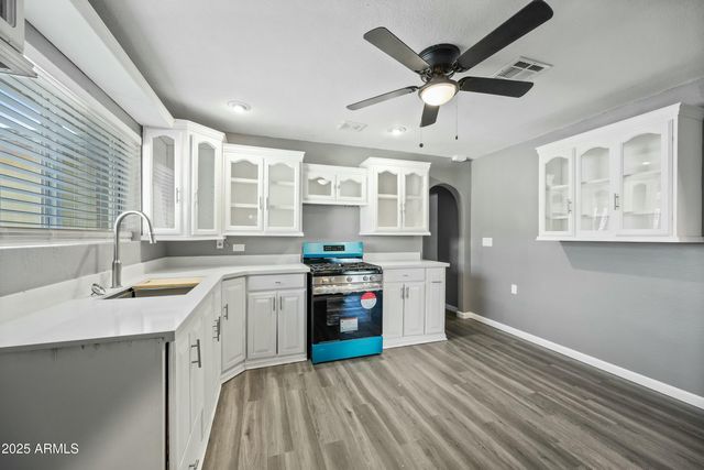 2601 N 51st Street, Phoenix, AZ 85008