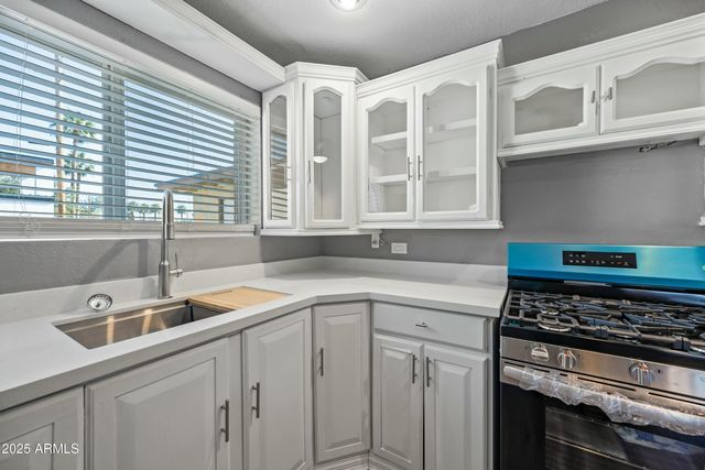 2601 N 51st Street, Phoenix, AZ 85008