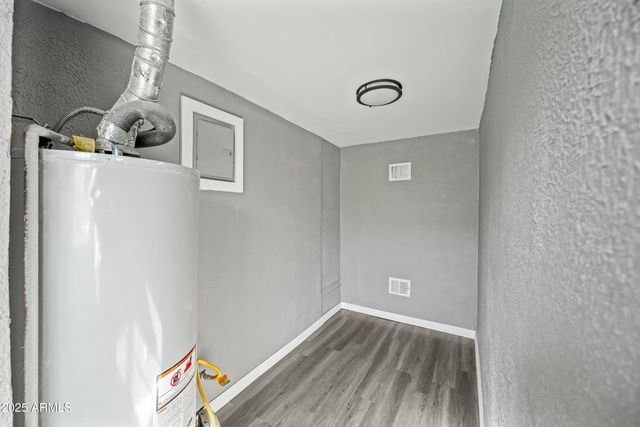2601 N 51st Street, Phoenix, AZ 85008