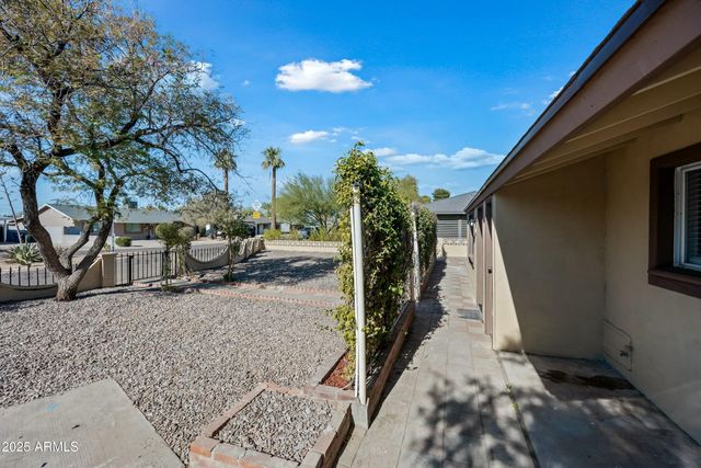 2601 N 51st Street, Phoenix, AZ 85008