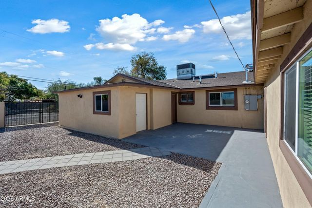 2601 N 51st Street, Phoenix, AZ 85008